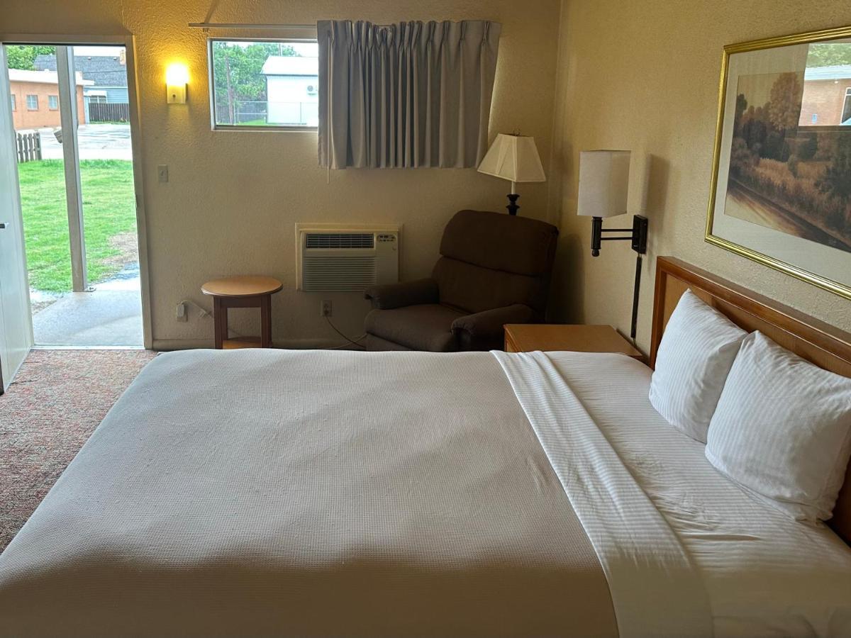 Big Bend Traveler'S Inn グレートベンド エクステリア 写真
